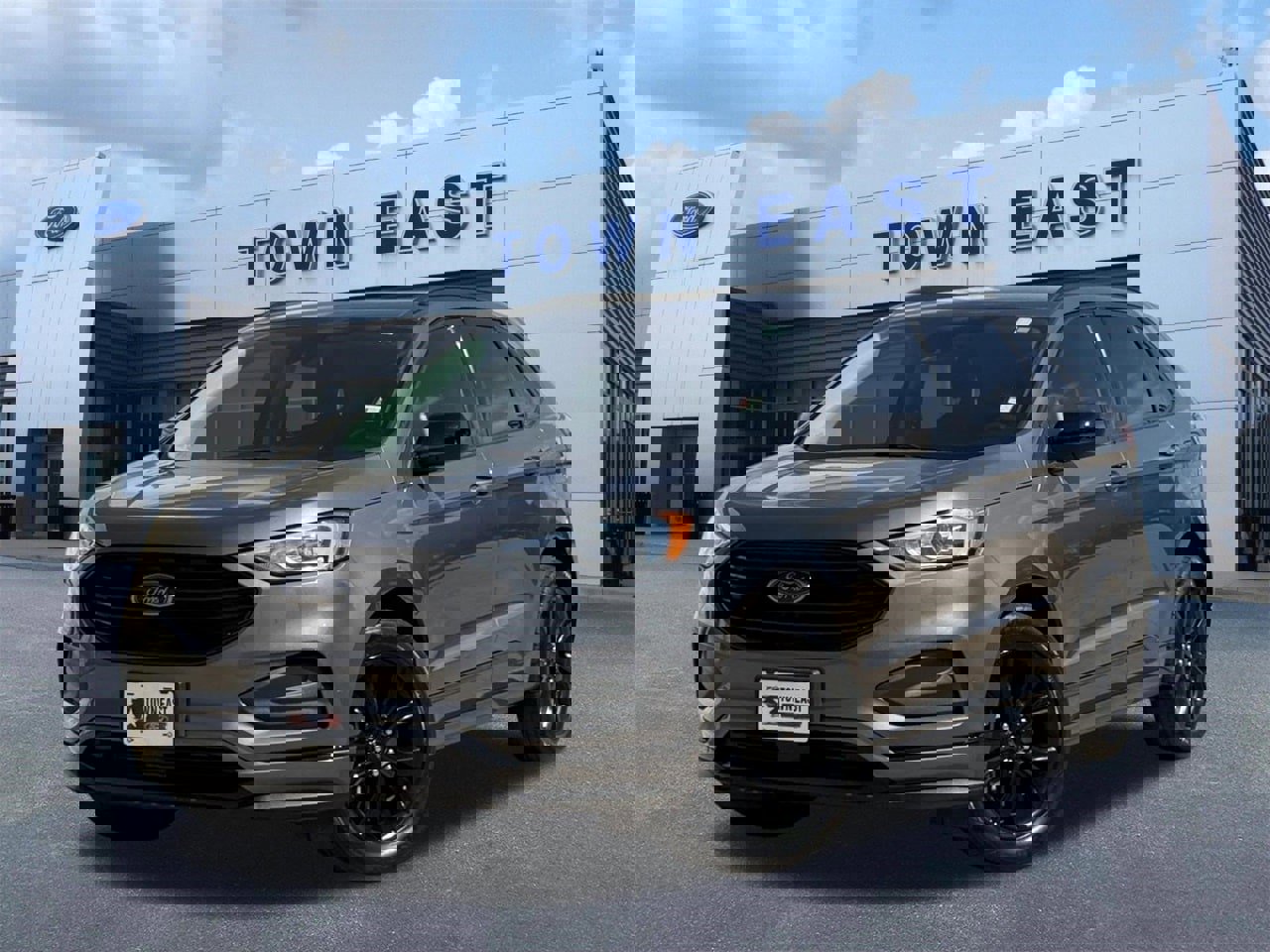 Certified 2022 Ford Edge SE w/ Black Appearance Package