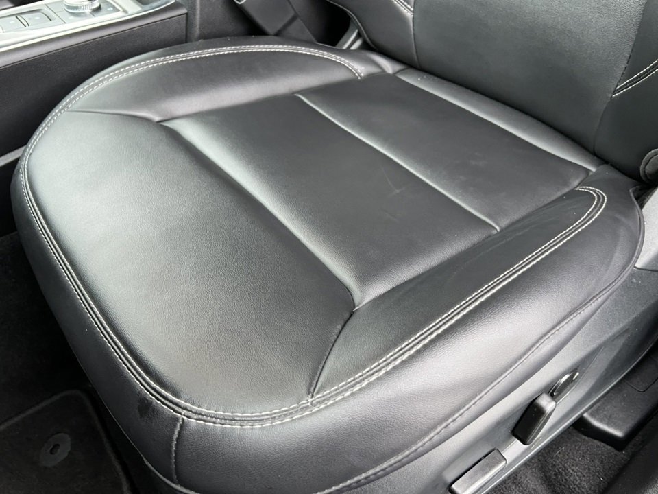 Certified 2023 Ford Explorer XLT w/ Equipment Group 202A image 17