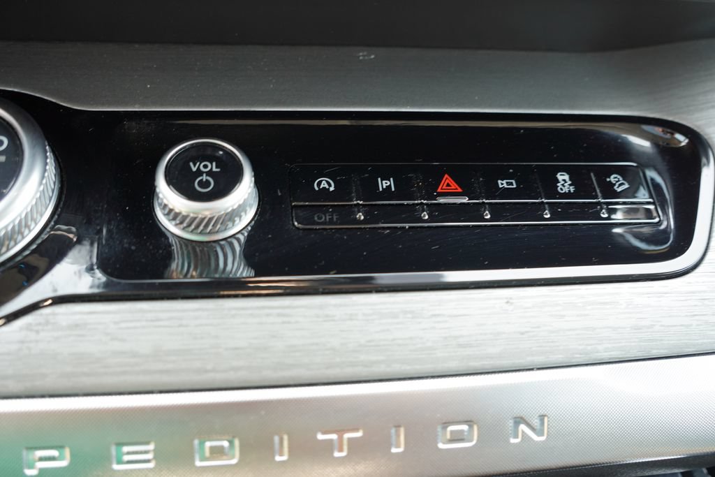 Certified 2025 Ford Expedition Max Platinum AWD/4WD image 31