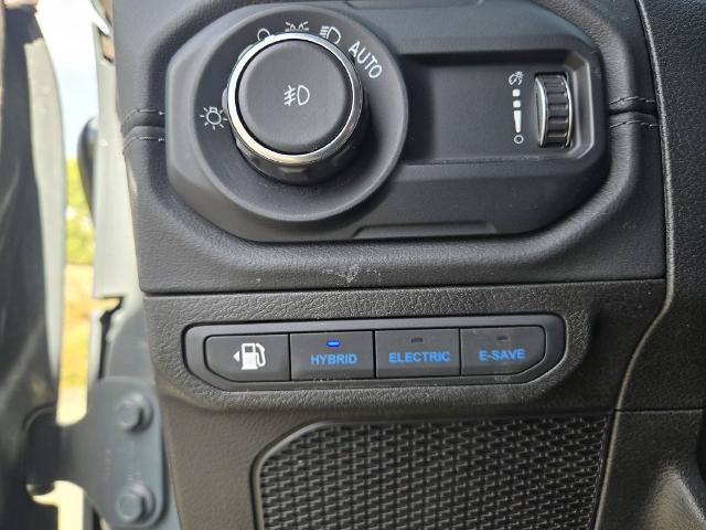Used 2024 Jeep Wrangler Unlimited Sahara AWD/4WD image 24