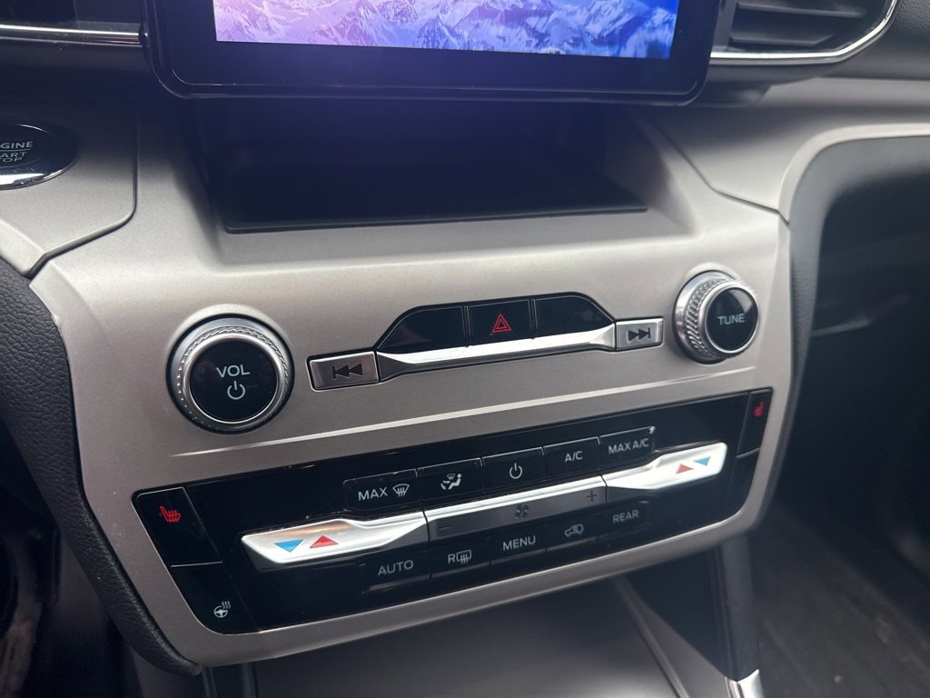 Certified 2022 Ford Explorer XLT w/ Equipment Group 202A image 13