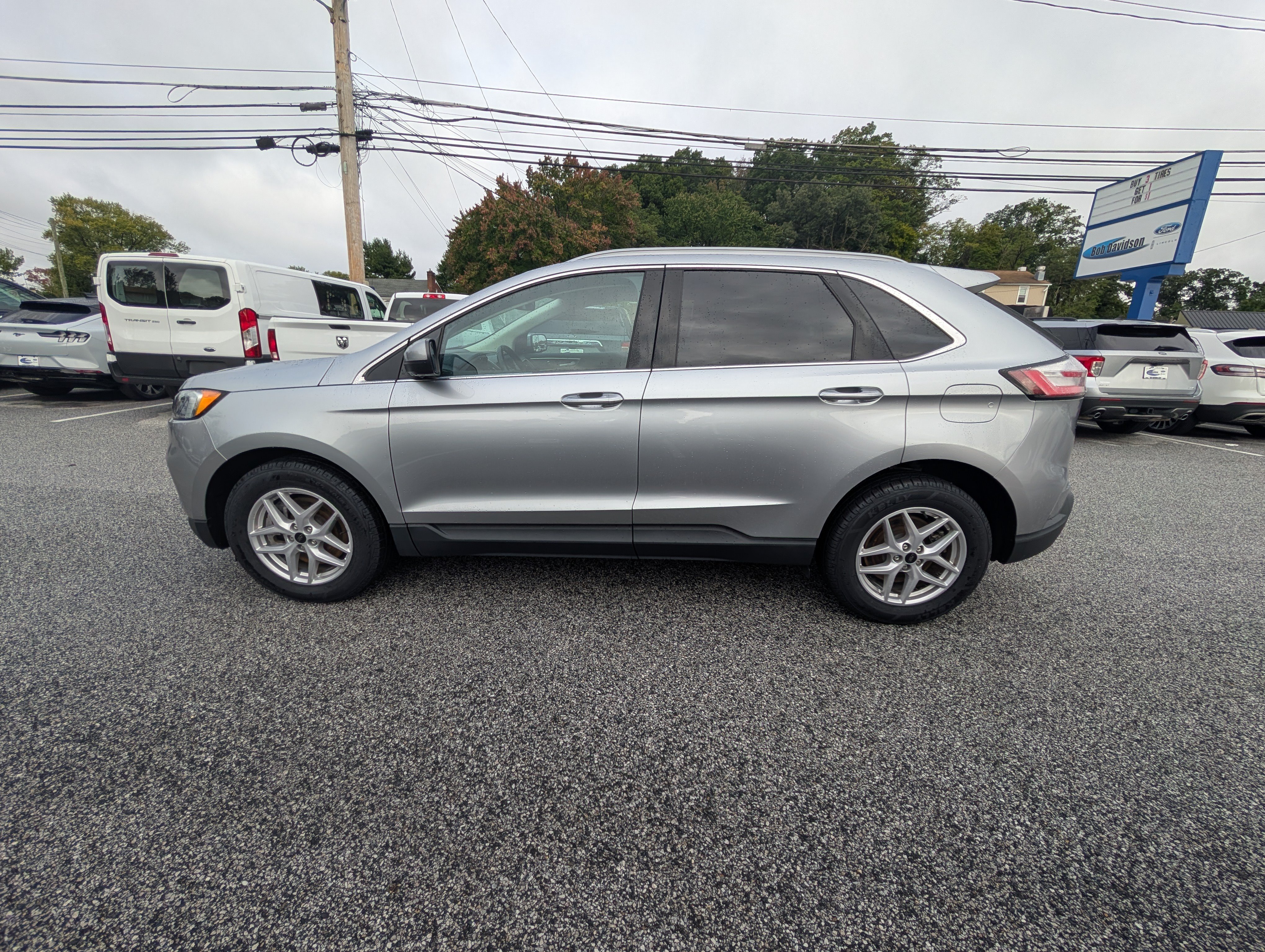 Certified 2023 Ford Edge SEL w/ Convenience Package AWD/4WD image 3
