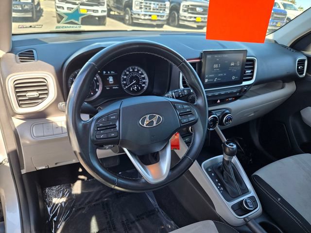 Used 2022 Hyundai Venue SEL FWD image 6