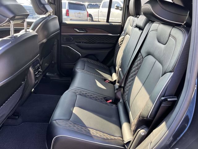 Used 2024 Jeep Grand Cherokee Summit w/ High Altitude Package AWD/4WD image 13