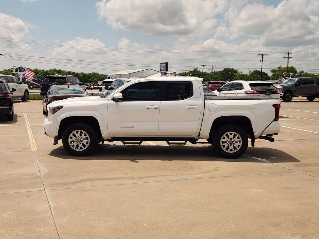 Used 2025 Toyota Tacoma SR5 RWD image 4
