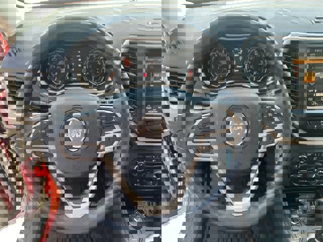 Used 2017 Jeep Cherokee Latitude w/ Safety/Convenience Group AWD/4WD image 14