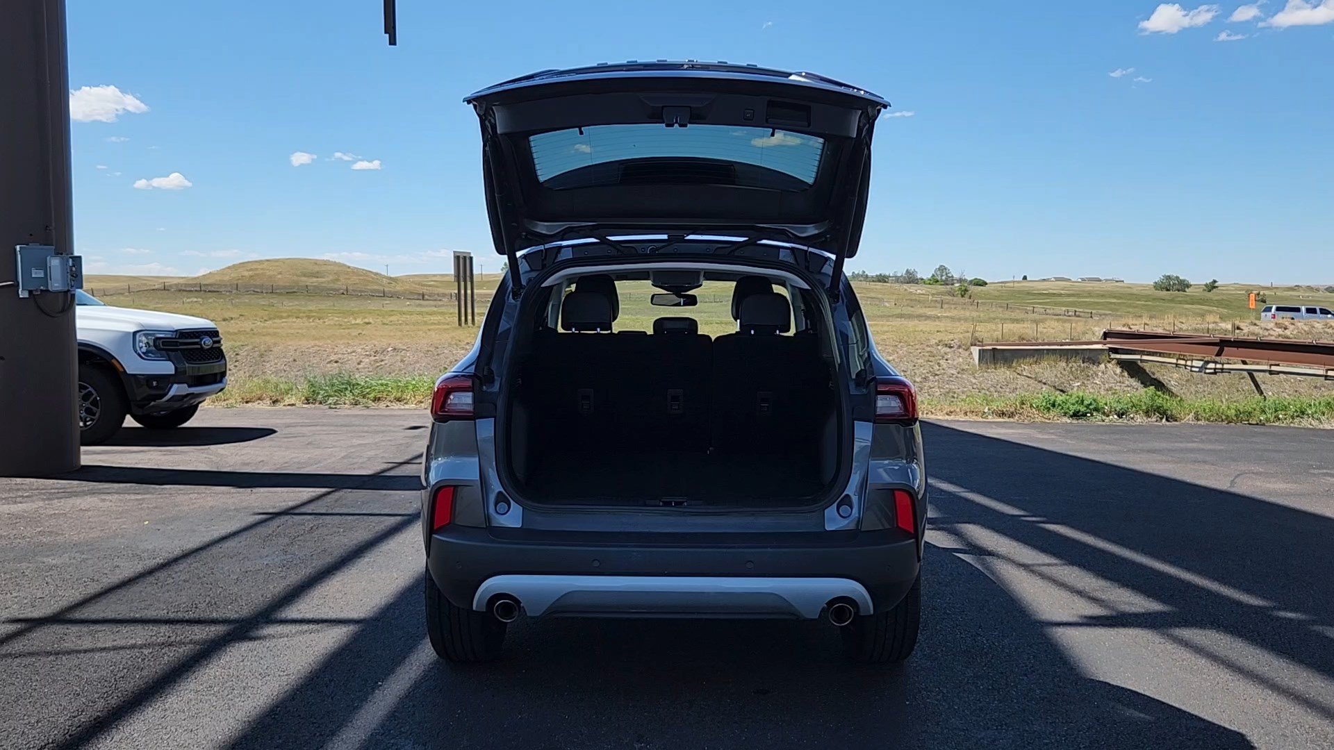 Certified 2025 Ford Escape Platinum AWD/4WD image 18