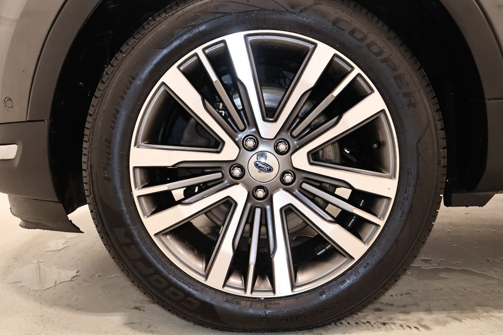 Certified 2018 Ford Explorer Platinum AWD/4WD image 48