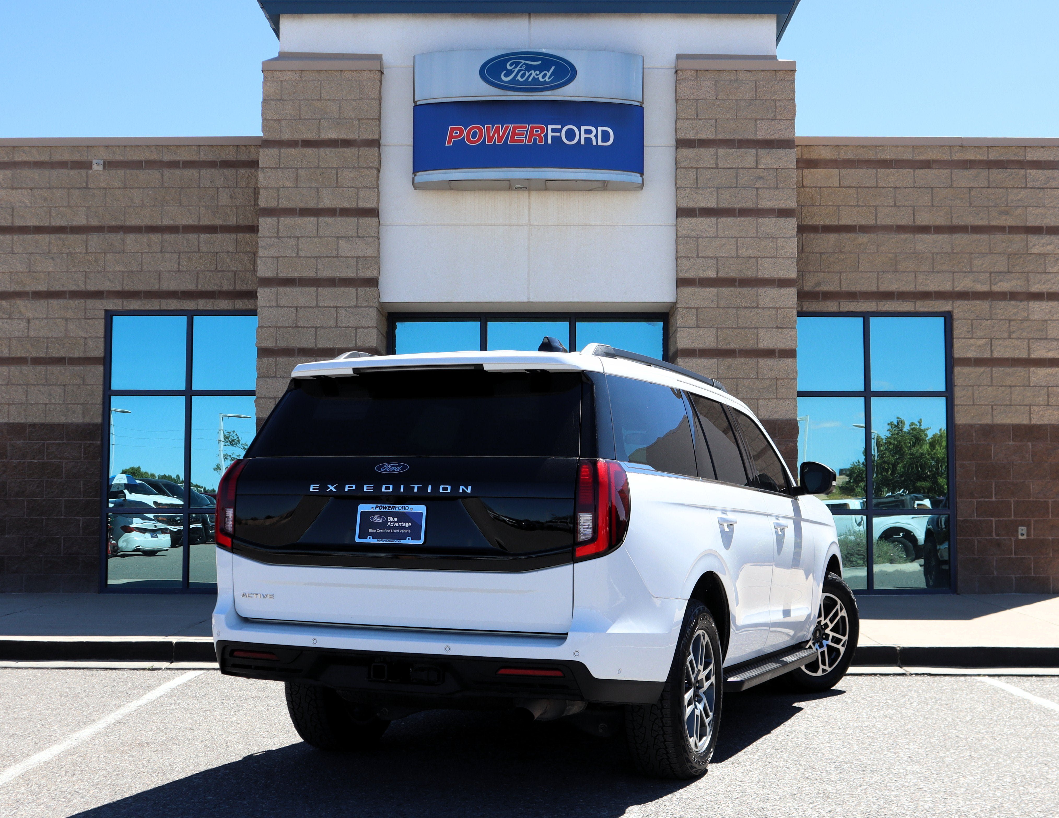 Certified 2025 Ford Expedition Active AWD/4WD image 6