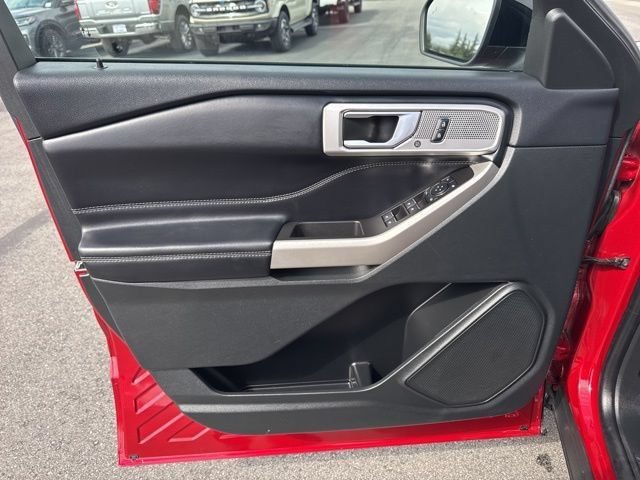 Certified 2023 Ford Explorer XLT w/ Equipment Group 202A AWD/4WD image 16