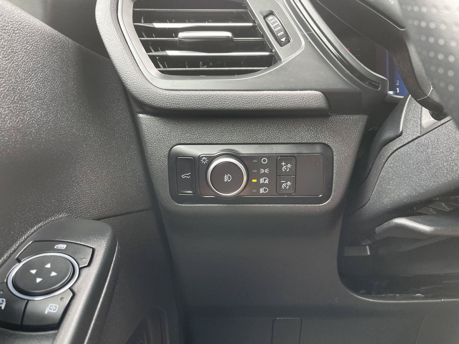 Certified 2025 Ford Escape ST-Line Select AWD/4WD image 16