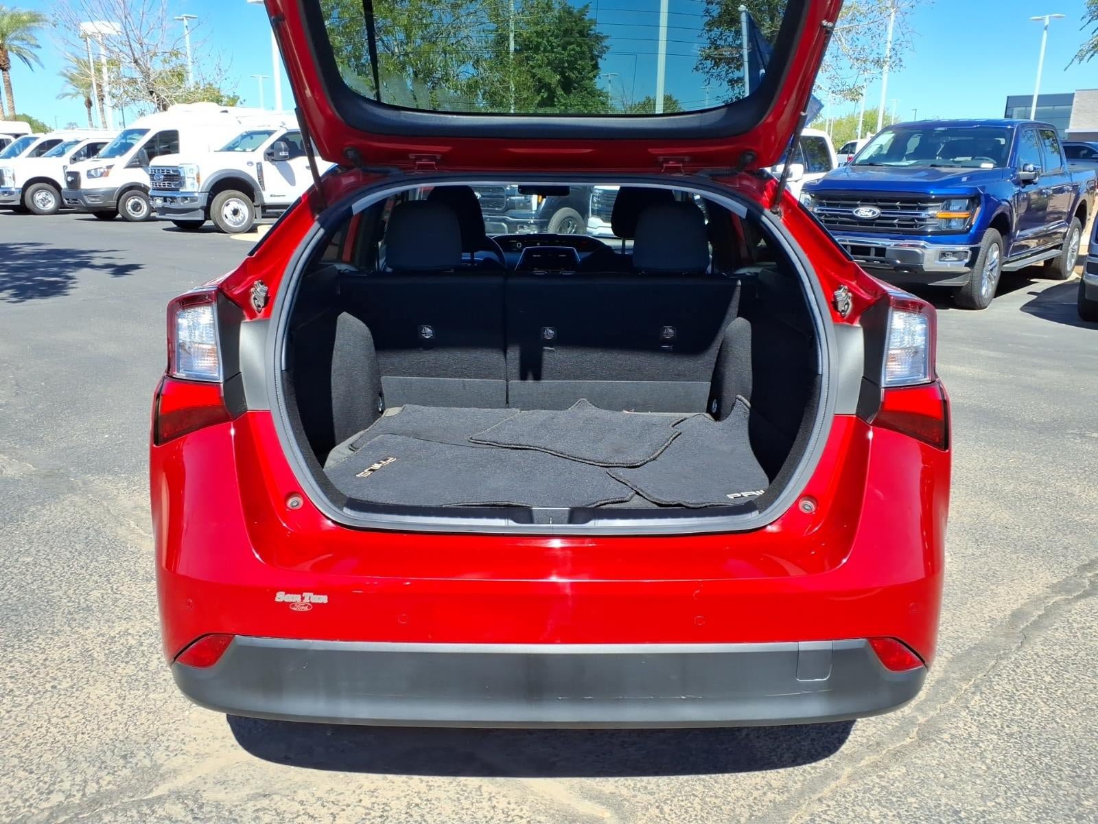 Used 2021 Toyota Prius LE w/ Carpet Mat Package (TMS) FWD image 16