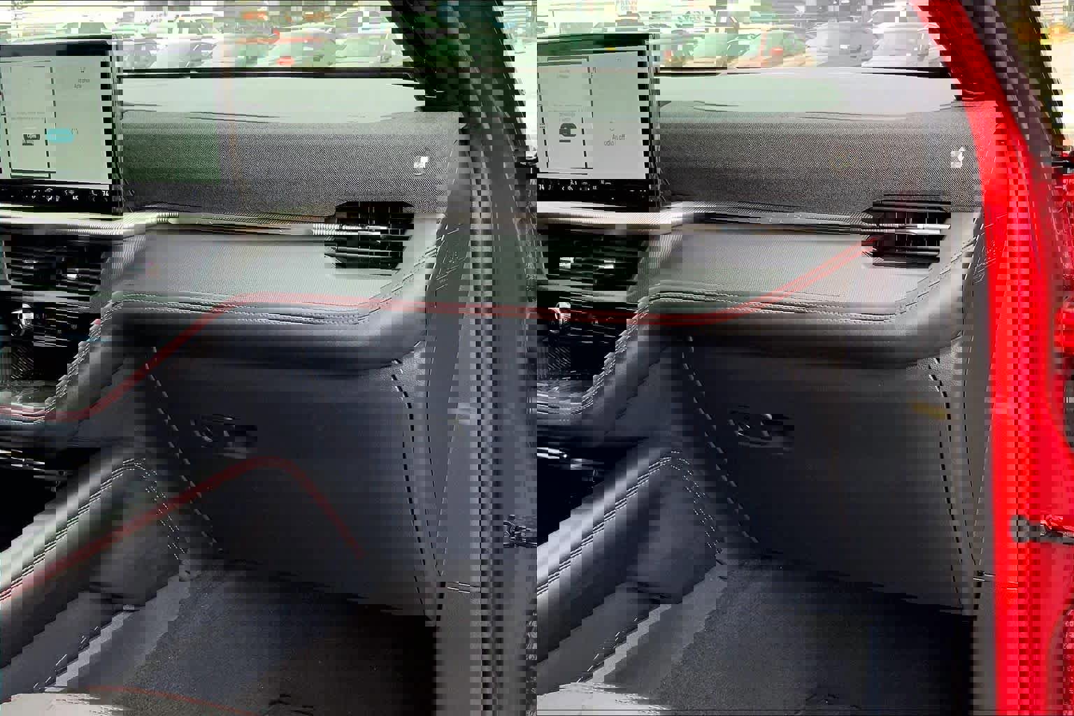 Certified 2025 Ford Explorer ST-Line w/ Premium Package image 18