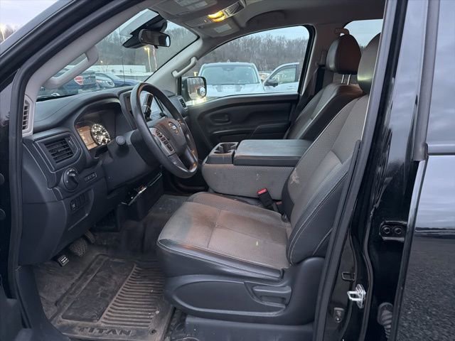 Used 2021 Nissan Titan S w/ S Utility Package image 11