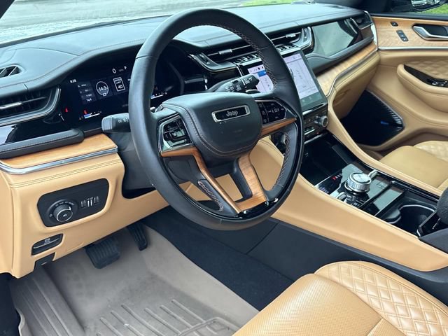 Used 2024 Jeep Grand Cherokee Summit AWD/4WD image 12