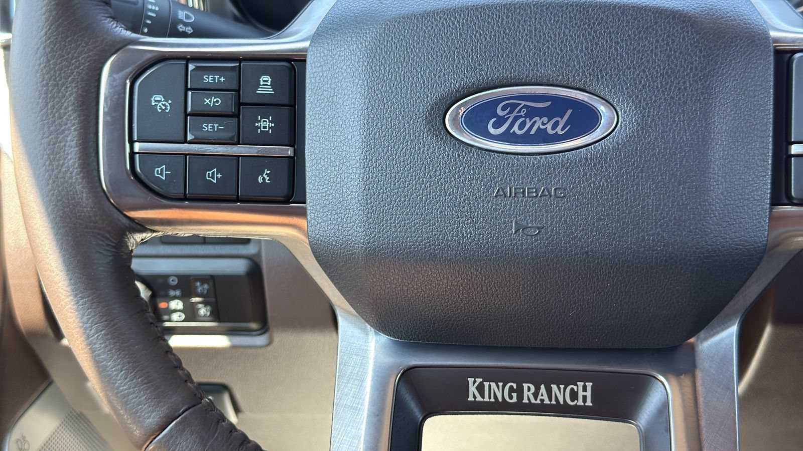 Certified 2024 Ford F250 King Ranch w/ Tremor Off-Road Package AWD/4WD image 17