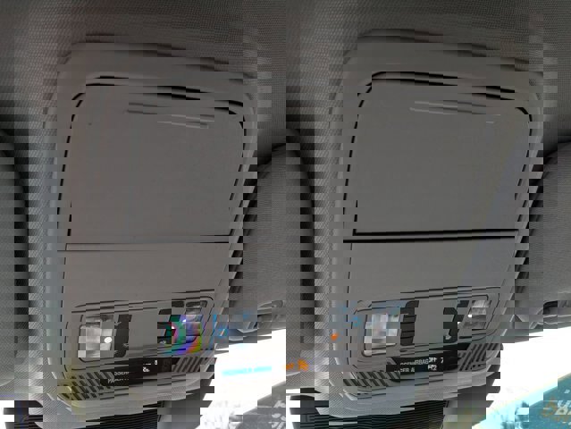 Certified 2022 Ford Explorer XLT w/ Equipment Group 202A image 28