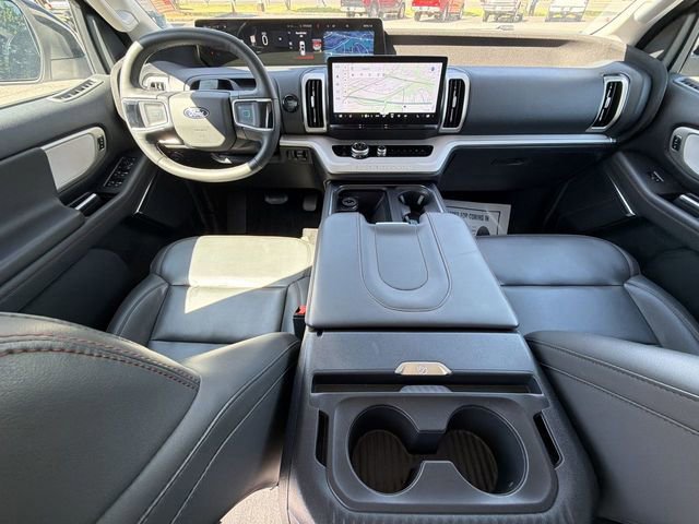 Certified 2025 Ford Expedition Active image 25