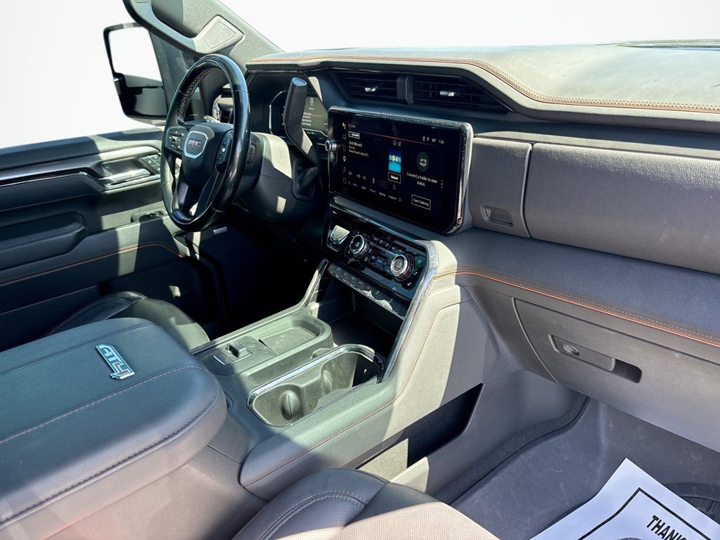 Used 2025 GMC Sierra 2500 AT4 w/ Technology Package AWD/4WD image 14
