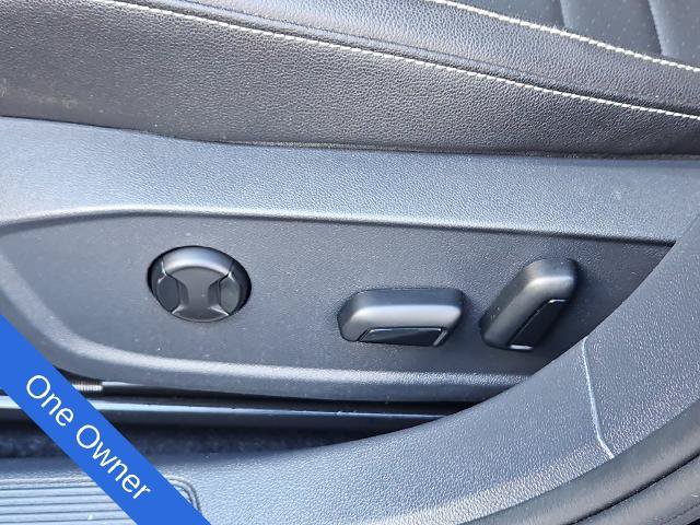 Used 2024 Volkswagen Jetta SE w/ Panoramic Sunroof Package FWD image 13