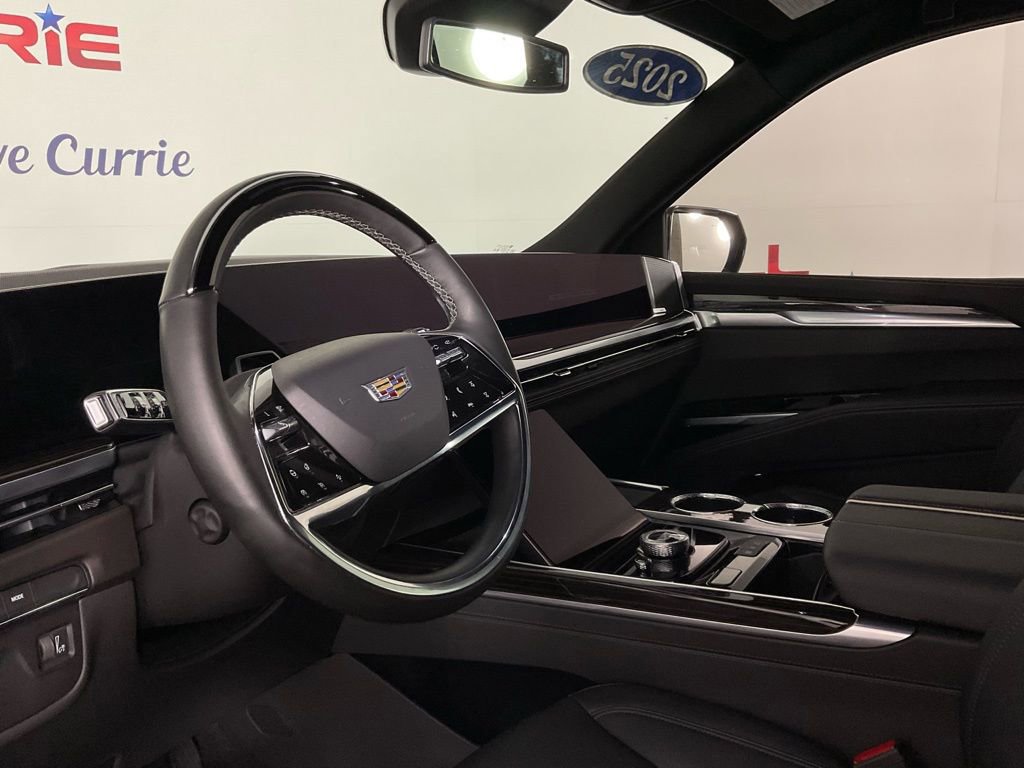 Used 2025 Cadillac Escalade Luxury image 13