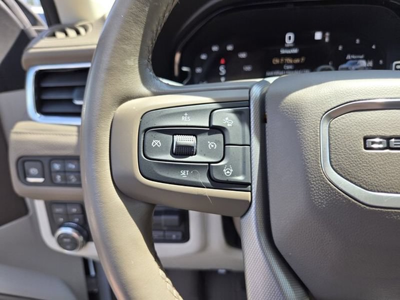 Used 2023 GMC Yukon Denali w/ Advanced Technology Package AWD/4WD image 32