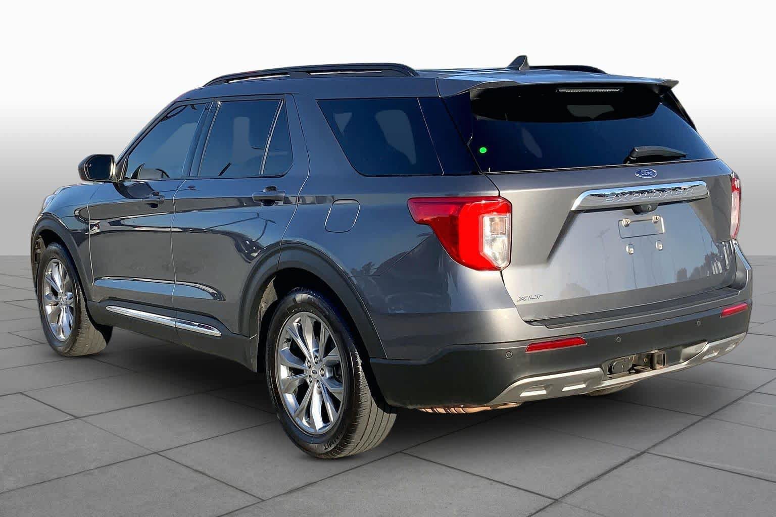 Certified 2022 Ford Explorer XLT w/ Equipment Group 202A RWD image 12