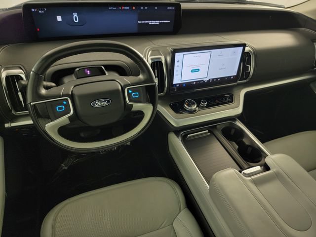 Certified 2025 Ford Expedition Platinum AWD/4WD image 30