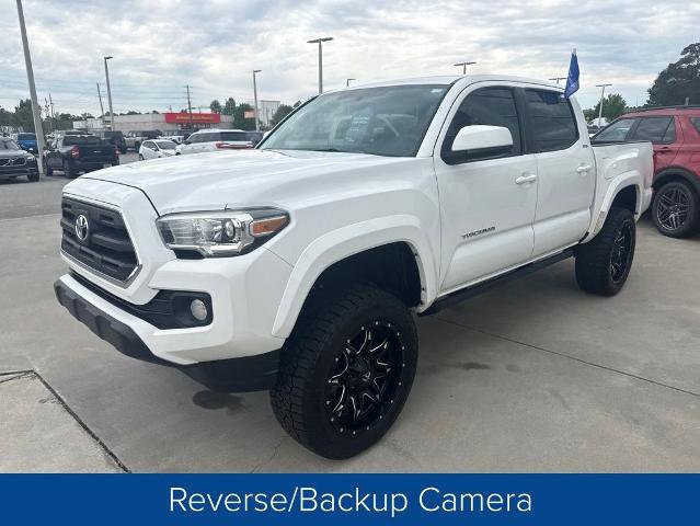 Used 2017 Toyota Tacoma SR5 w/ Tow Package RWD image 3
