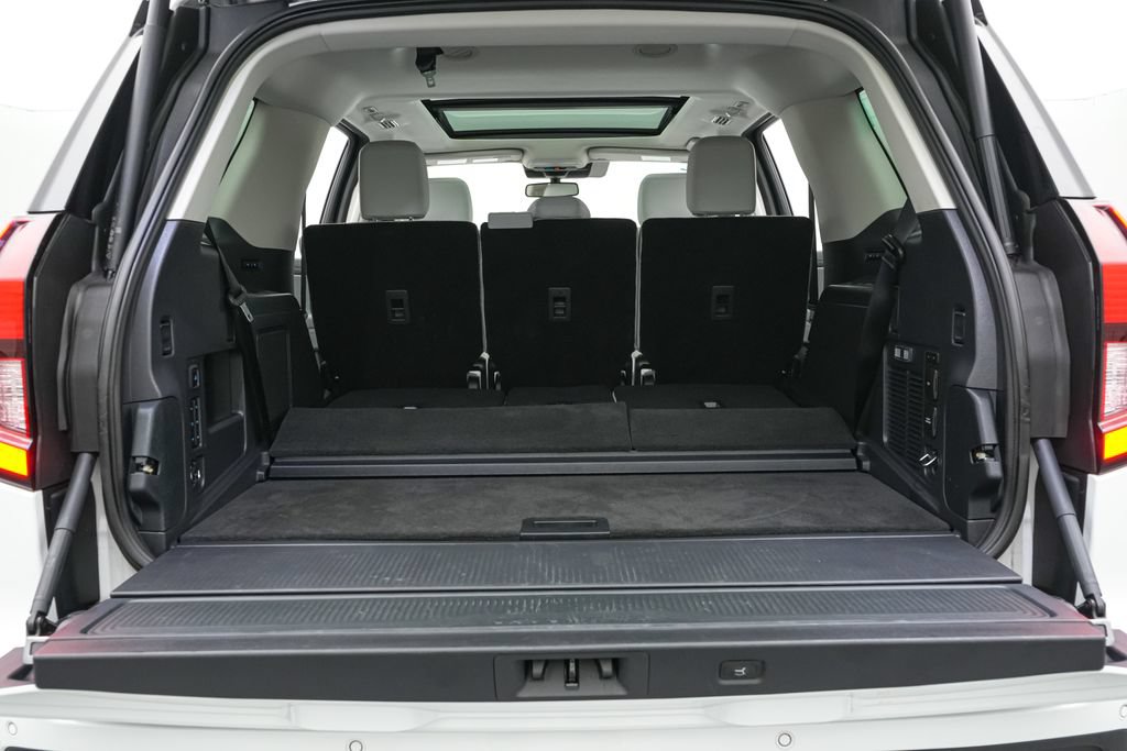Certified 2025 Ford Expedition Platinum AWD/4WD image 27