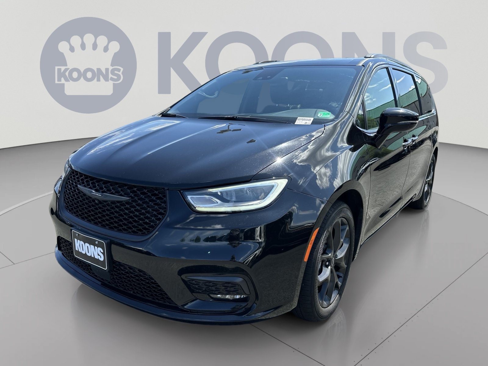 Used 2025 Chrysler Pacifica Limited FWD image 1