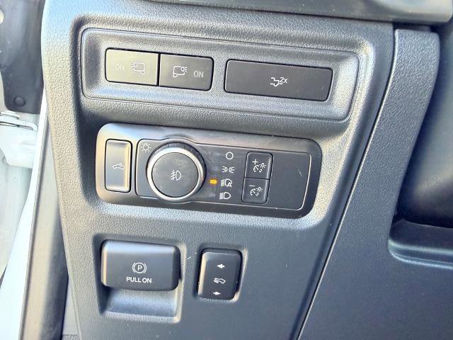 Certified 2022 Ford F150 Lariat w/ Equipment Group 502A High image 28