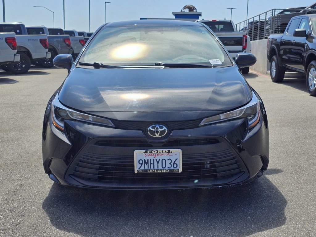 Used 2024 Toyota Corolla LE FWD image 2