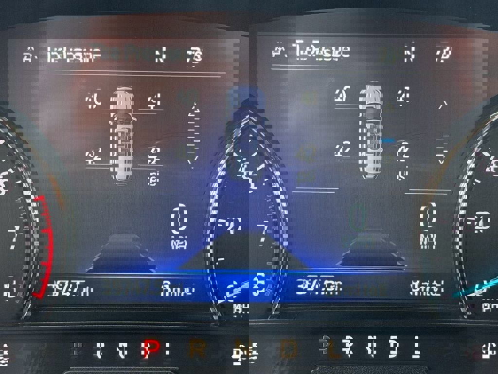 Certified 2022 Ford Explorer XLT w/ Equipment Group 202A image 15