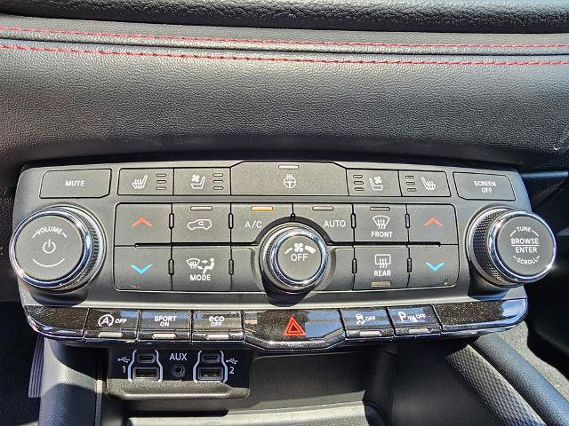 Used 2024 Dodge Durango GT AWD/4WD image 28