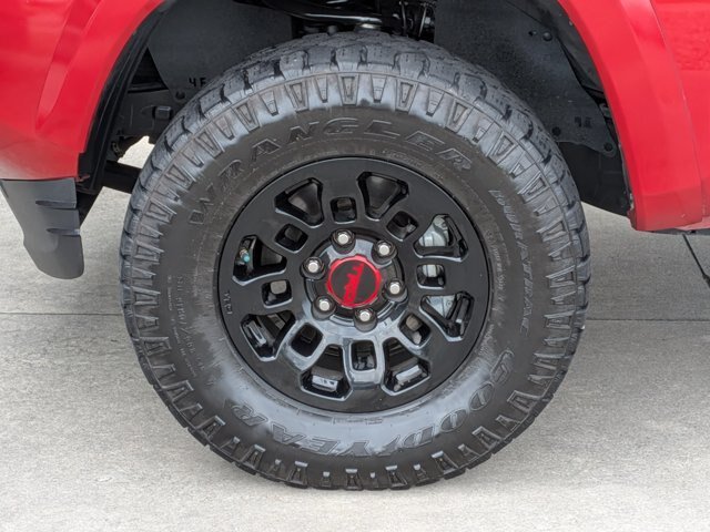 Used 2023 Toyota Tacoma SR5 w/ Technology Package AWD/4WD image 11