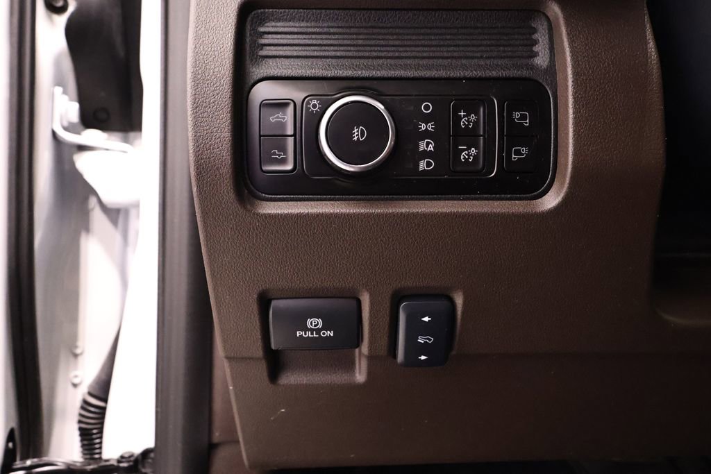 Certified 2025 Ford F250 King Ranch AWD/4WD image 28