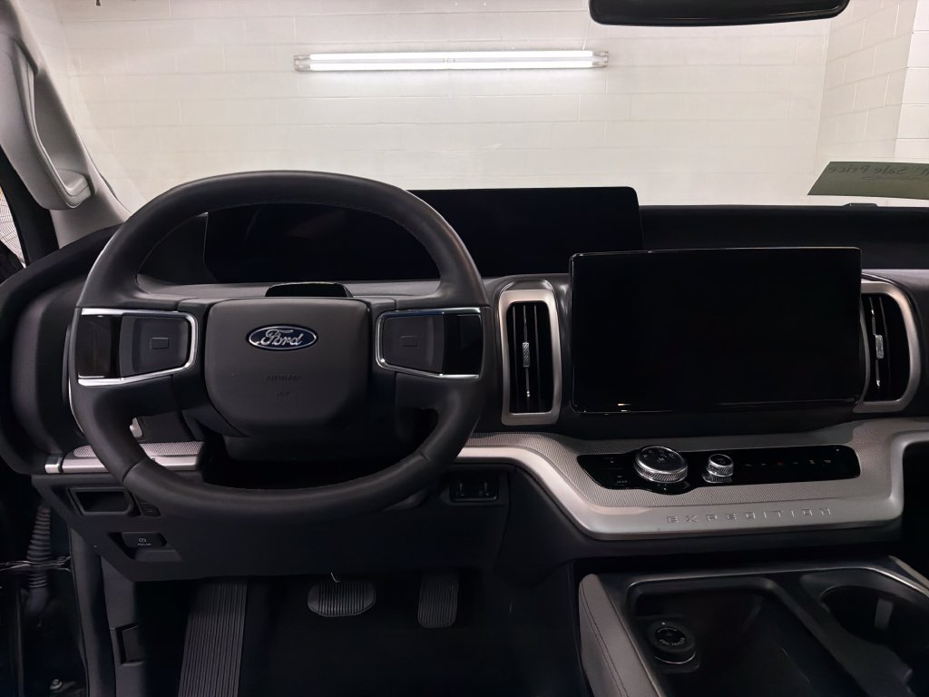 Certified 2025 Ford Expedition Active RWD image 7