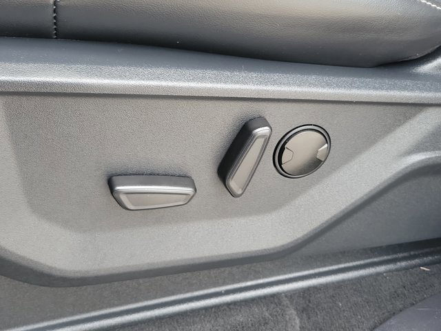 Certified 2025 Ford Expedition Platinum image 22