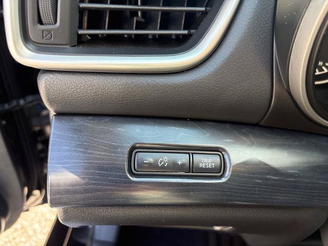 Used 2023 Nissan Maxima Platinum w/ Sport Mat Group FWD image 16