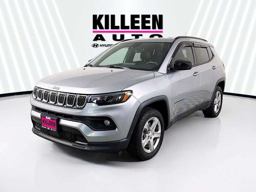 Used 2023 Jeep Compass Latitude AWD/4WD image 3