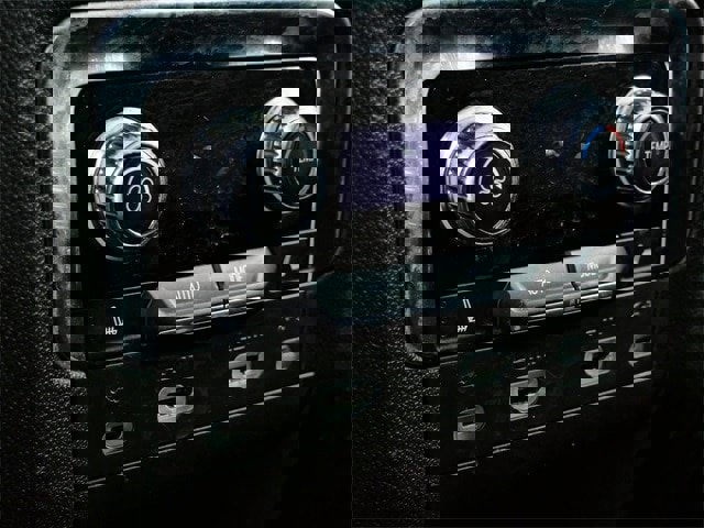 Used 2021 GMC Yukon AT4 w/ Rear Media and Nav Package image 18