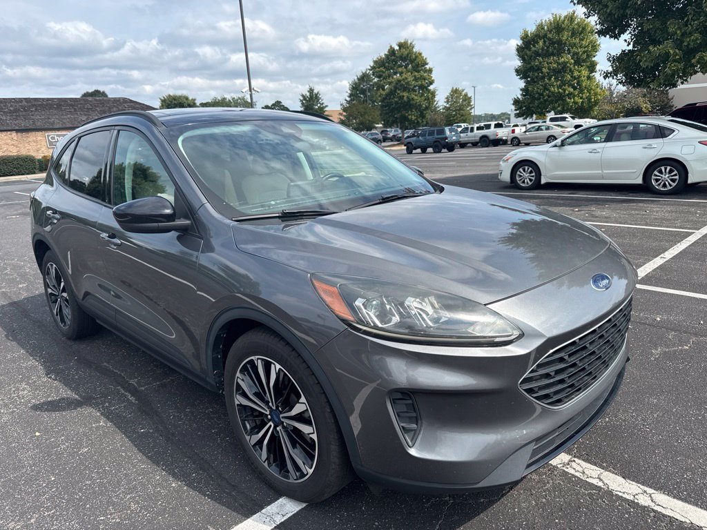 Certified 2022 Ford Escape SE w/ SE Sport Appearance Package FWD image 2