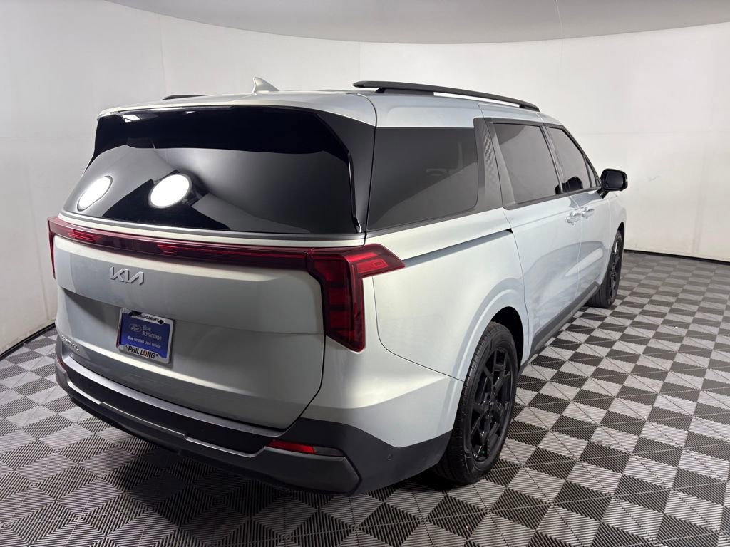 Used 2025 Kia Carnival SX image 5