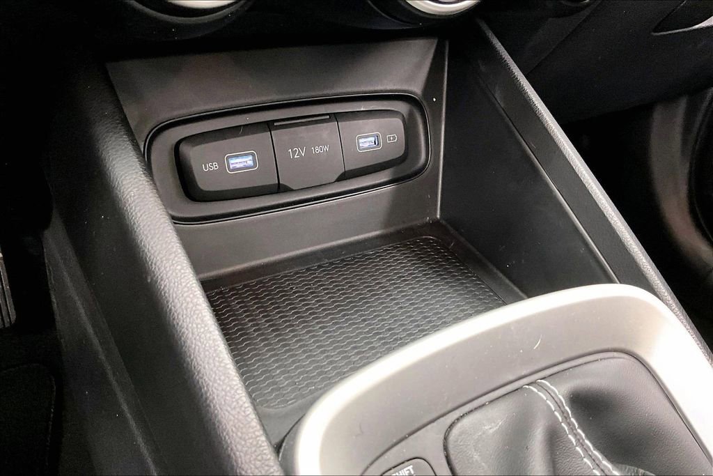 Used 2022 Hyundai Venue SEL FWD image 32