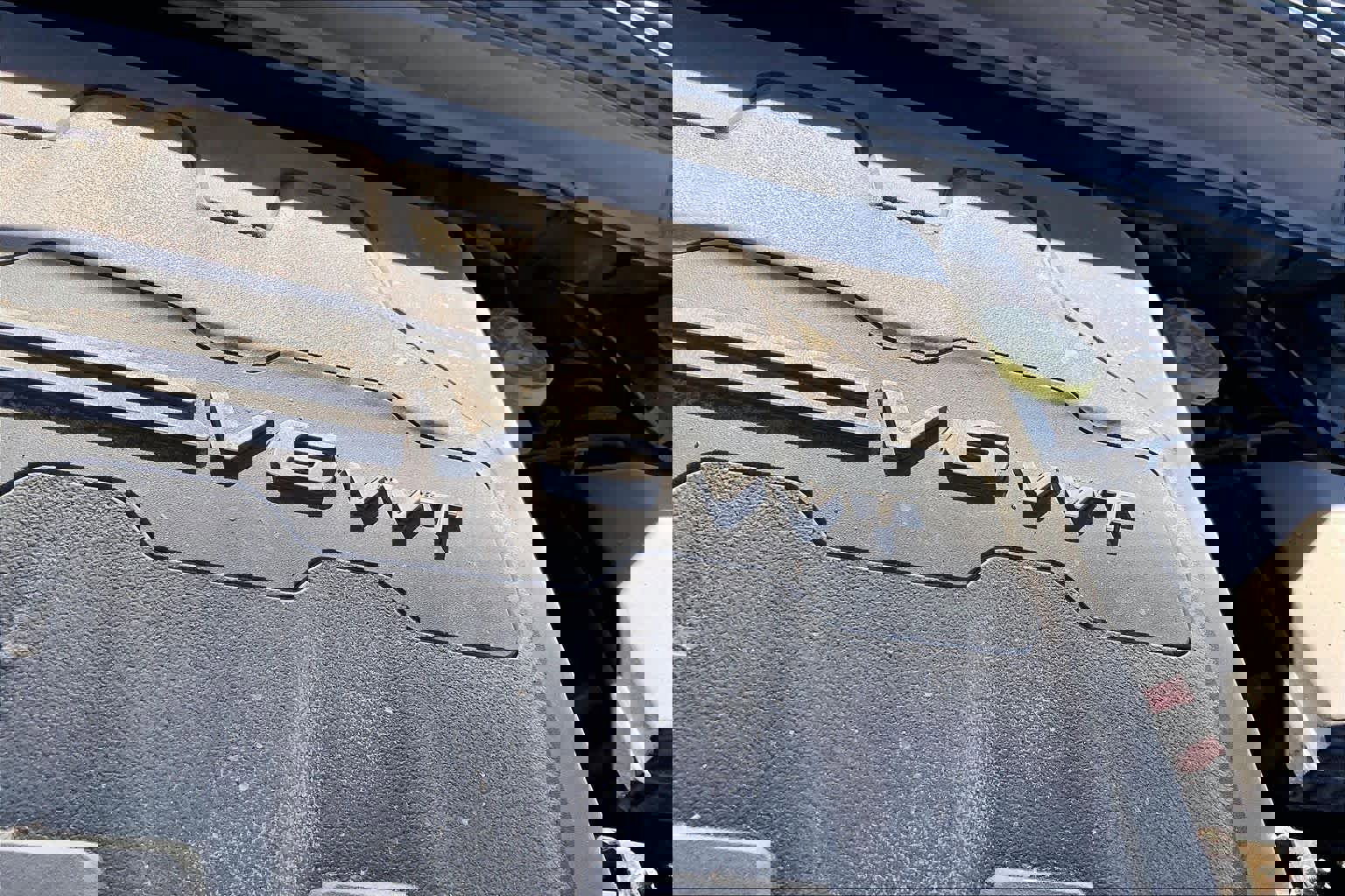 Used 2019 Jeep Cherokee Trailhawk w/ Cold Weather Group image 32