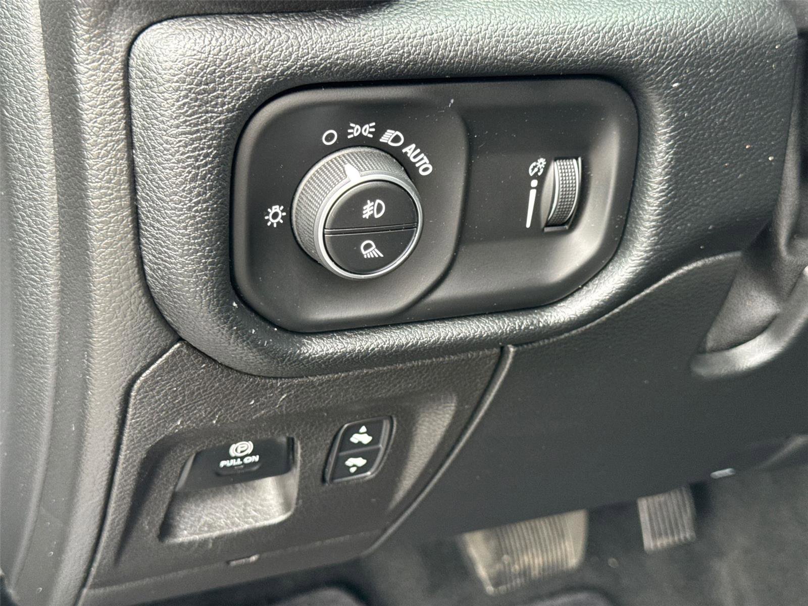 Used 2021 RAM 1500 Big Horn AWD/4WD image 28