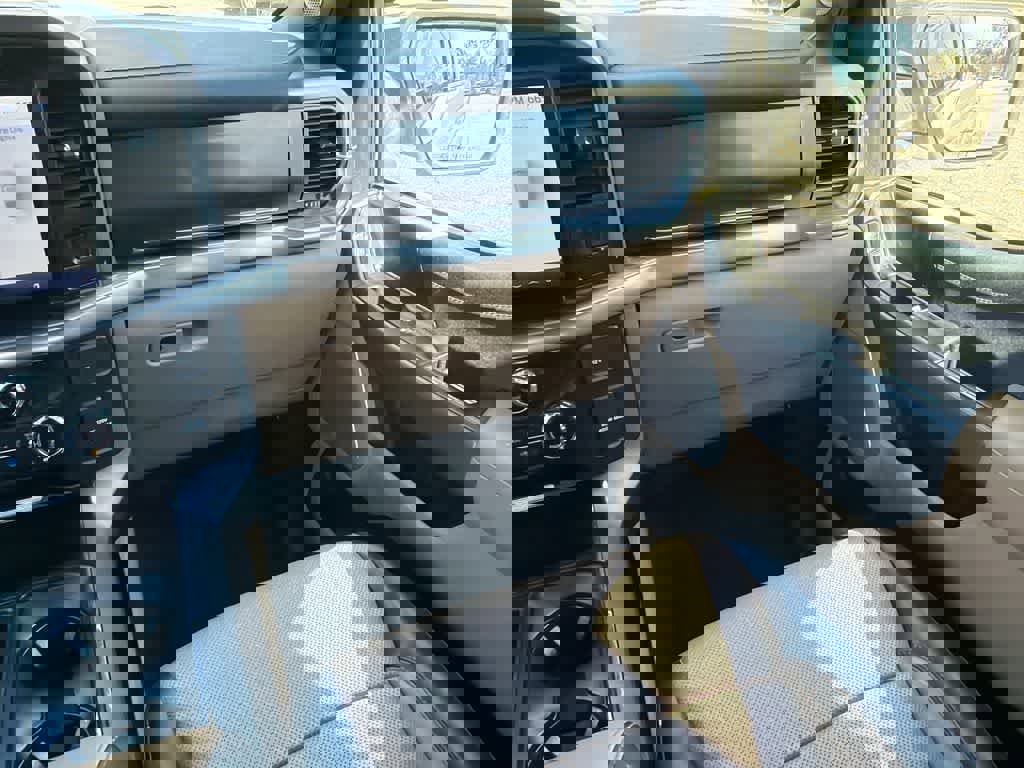 Certified 2021 Ford F150 Lariat w/ Equipment Group 502A High image 20