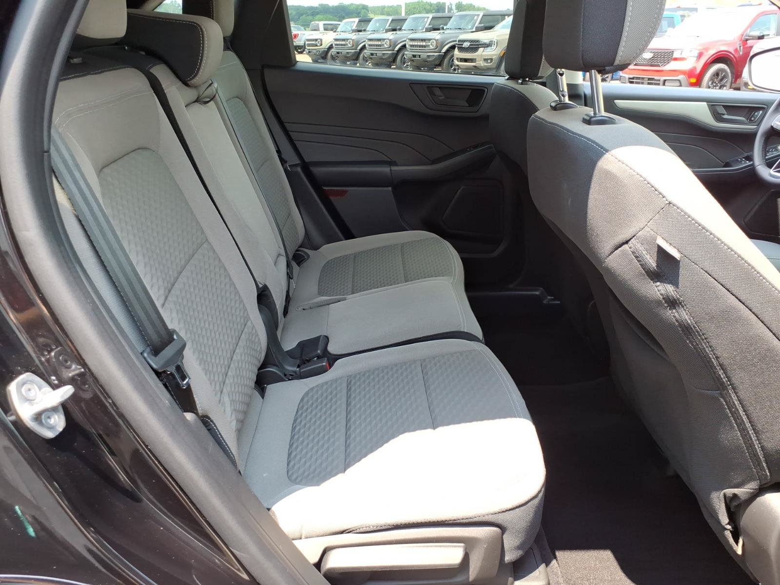 Certified 2022 Ford Escape SE w/ Convenience Package AWD/4WD image 9