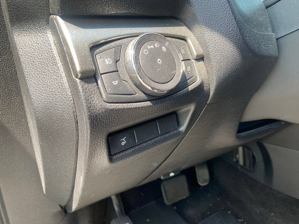 Certified 2018 Ford Explorer XLT w/ Equipment Group 202A FWD image 17